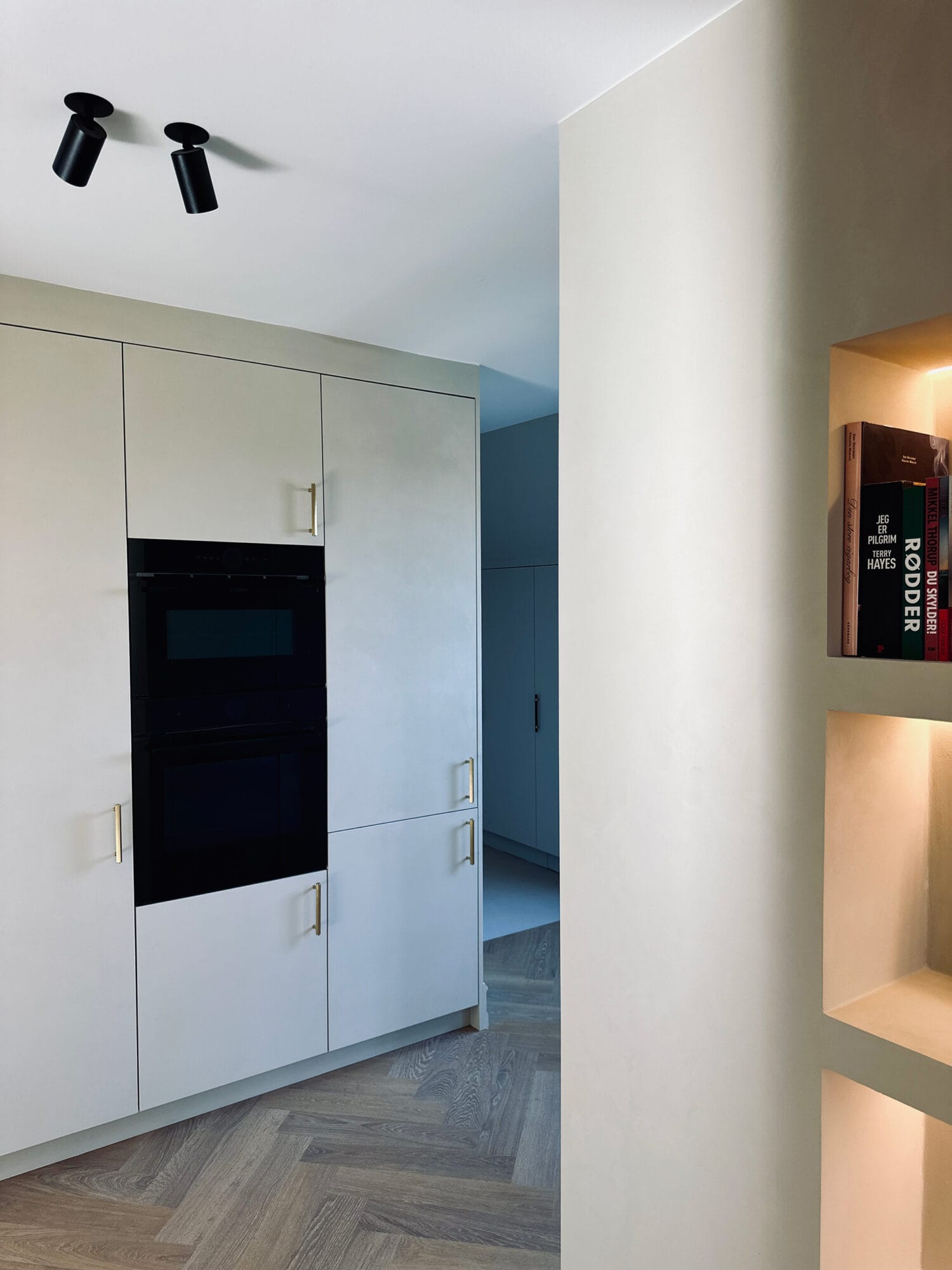 TV28B LV.3A interiør køkken