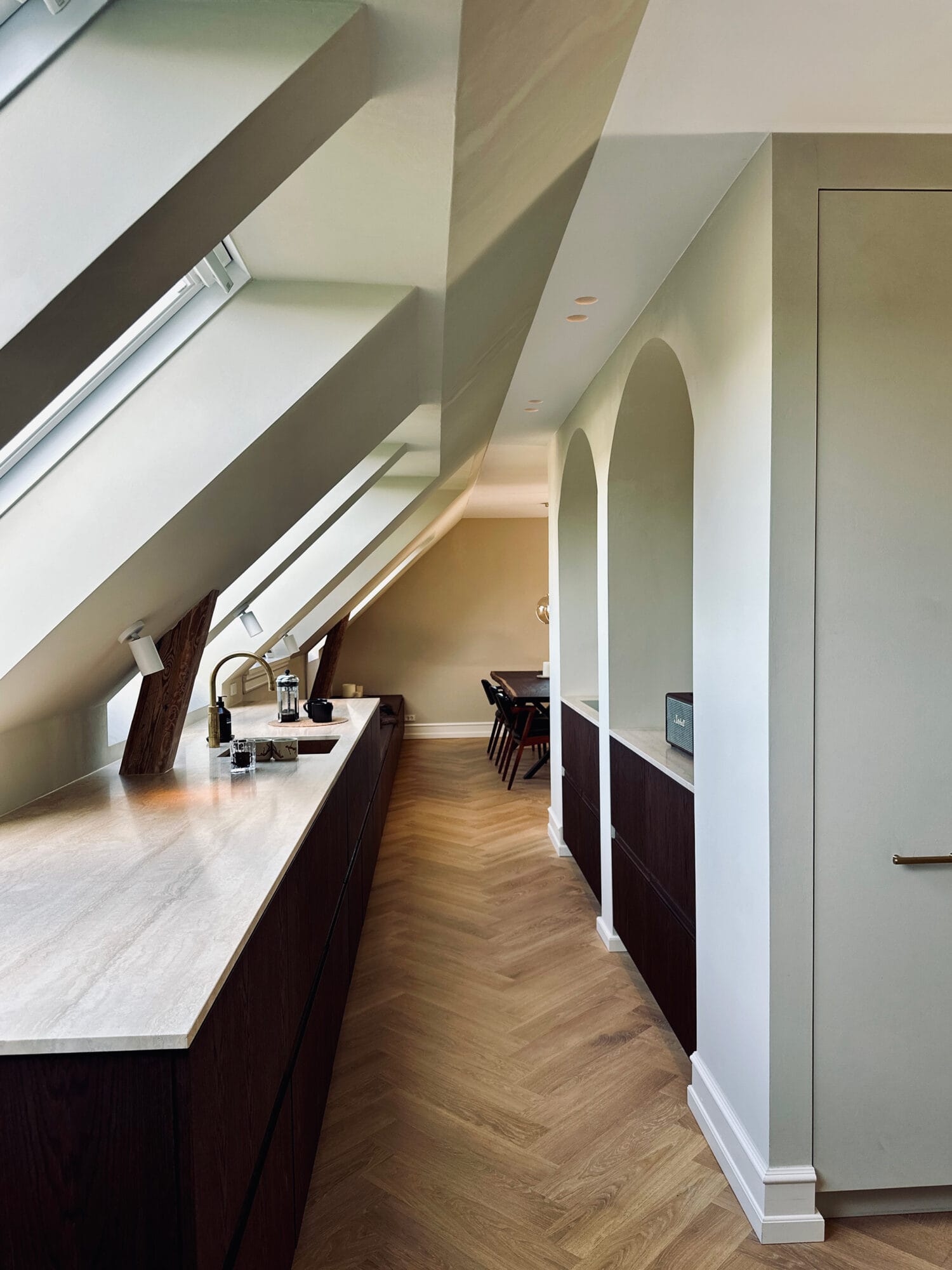 TV28B LV.3A interiør køkken