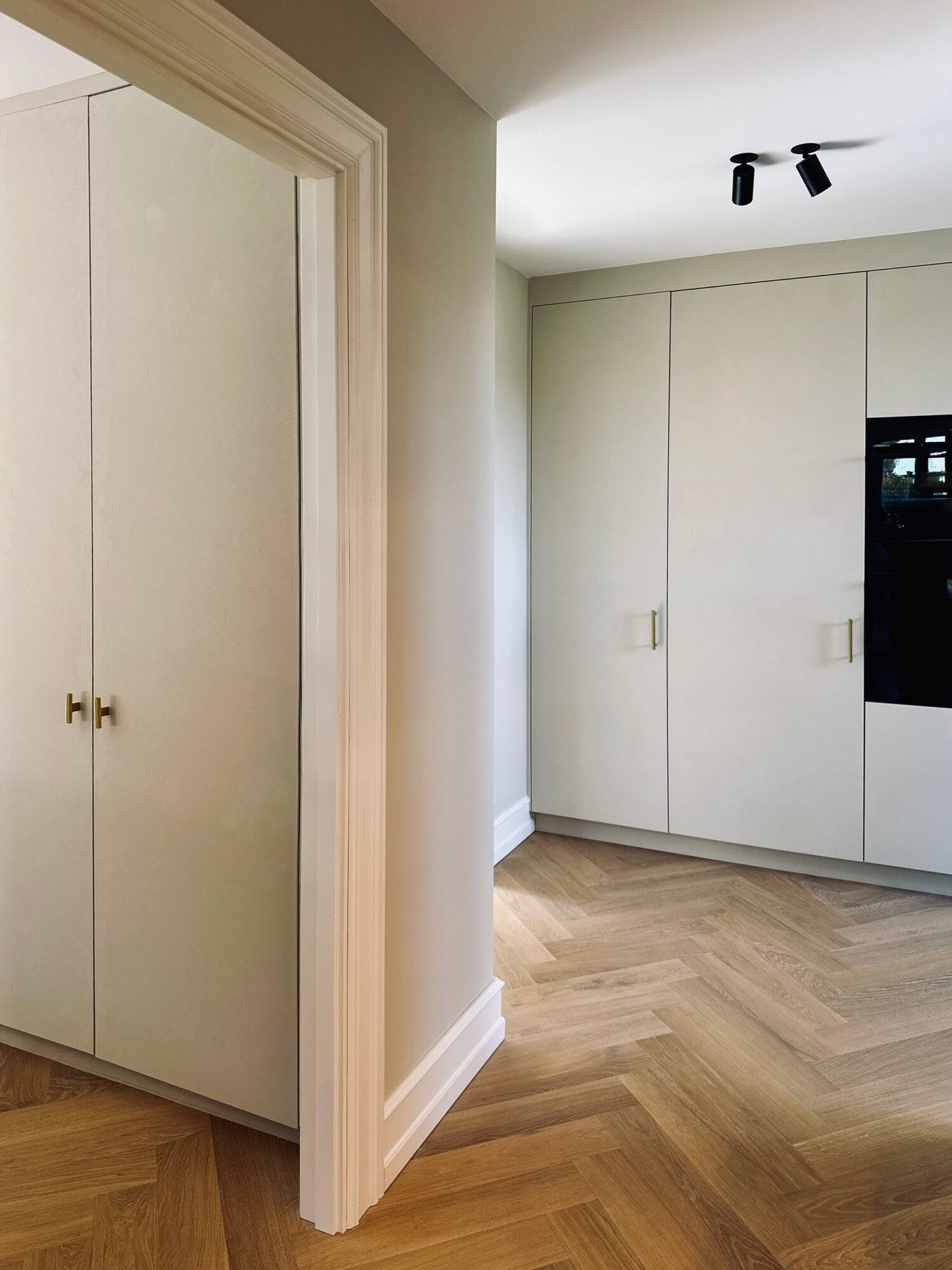 TV28B LV.3A interiør køkken